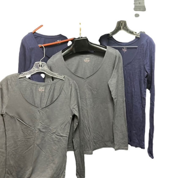 𝅺LOFT- 4 long sleeve vneck shirts - Picture 1 of 4